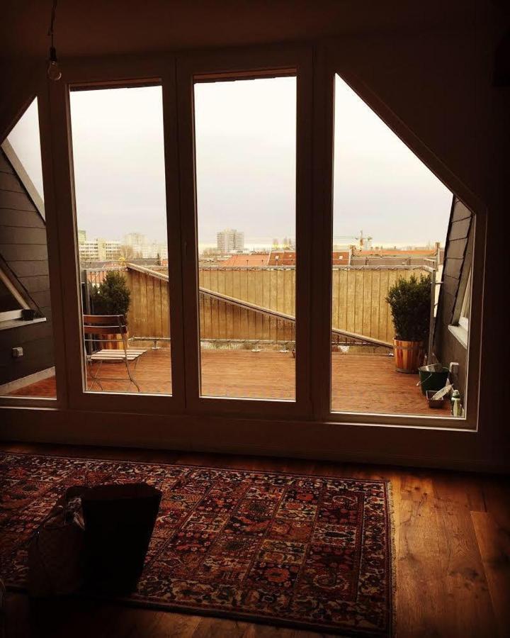 Helle Dachgeschosswohnung für 8 Personen in zentraler Lage Berlín Exterior foto